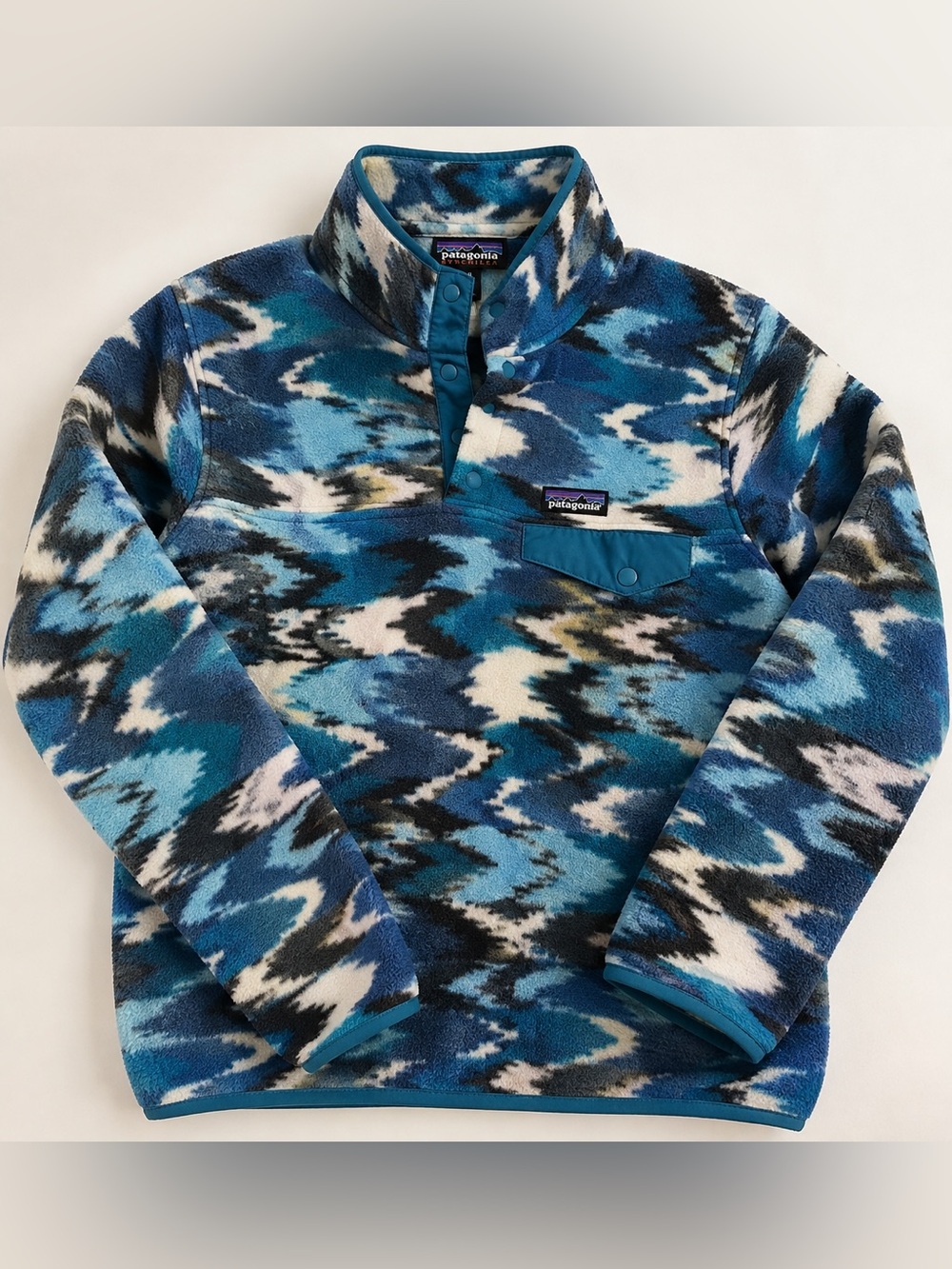 Patagonia Women’s Lightweight Synchilla Snap-T Fleece Pullover Blue Print Small